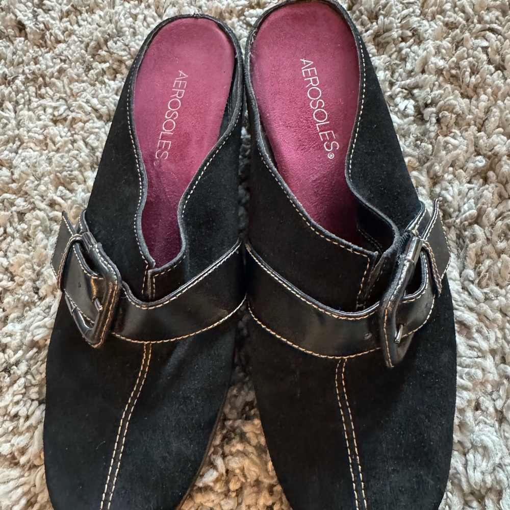 AEROSOLES Black Mules with Buckle Detail - Picture 4 of 4